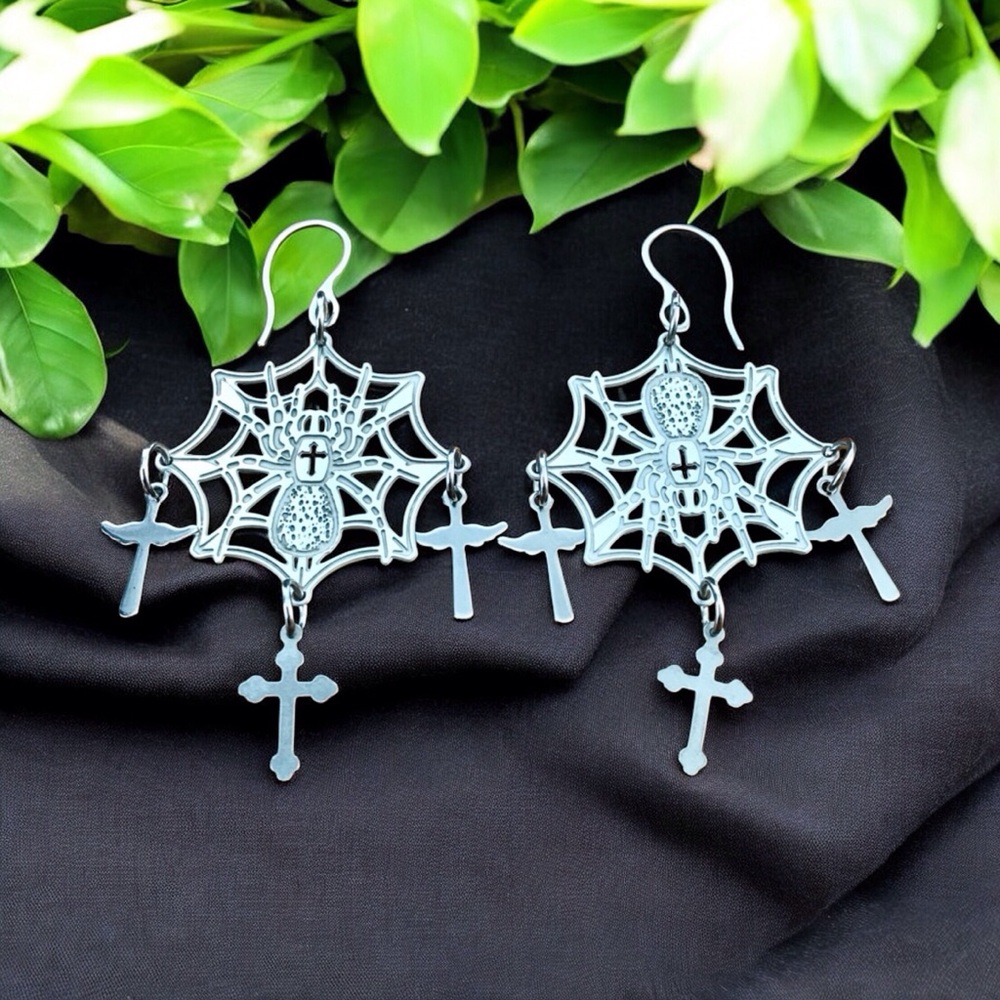 🆕 Spider on Web Laser Etched Earring  Stainless Steel